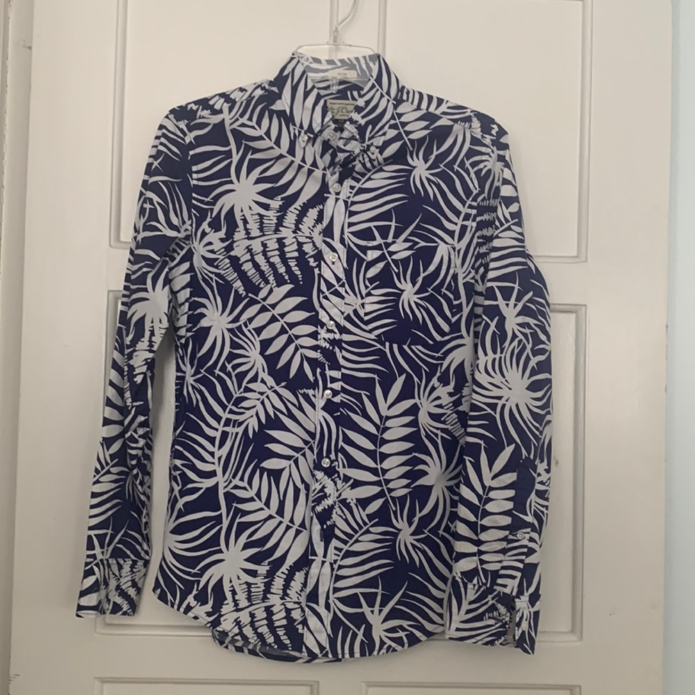 Men’s button down size XS